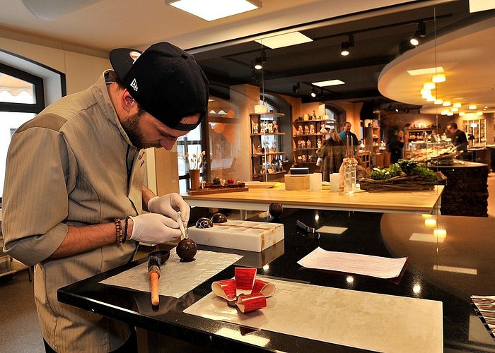 Chocolatier for a day tour